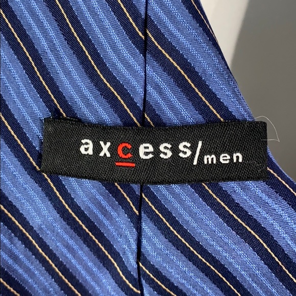 ‼️CLOSET CLOSING‼️ - Picture 3 of 3